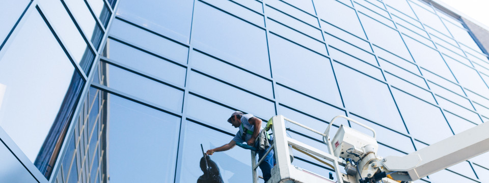 Commercial Window Washing in Montreal